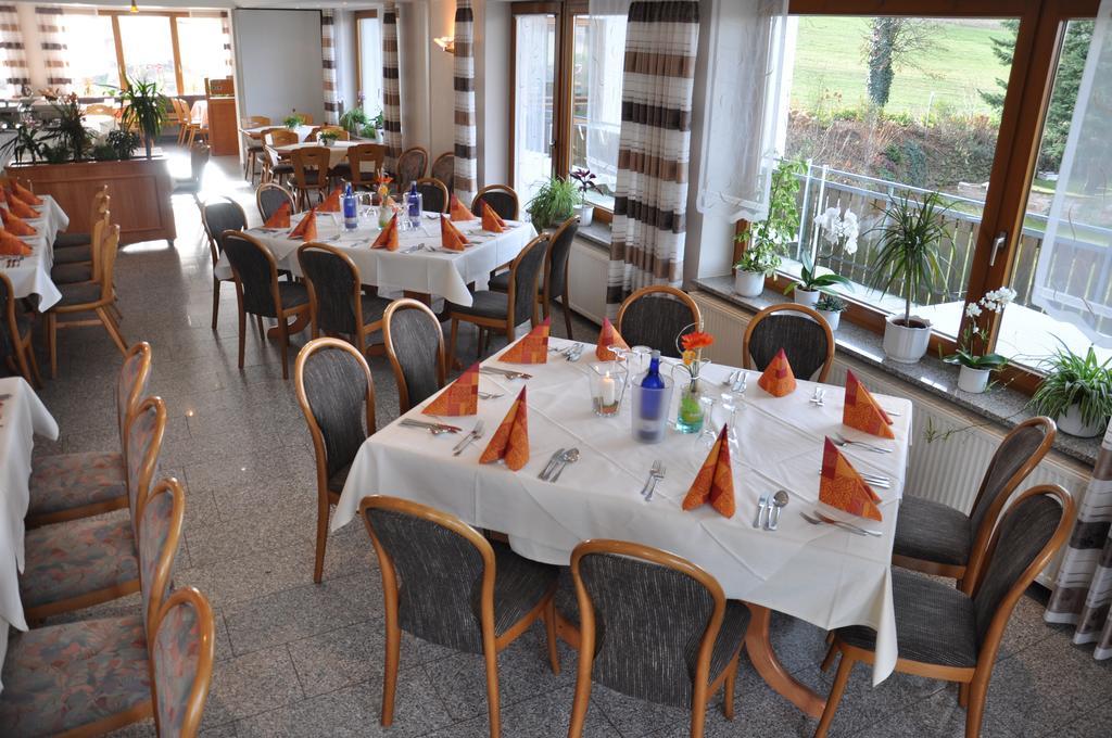 Rhoen-Hotel Sonnenhof - Restaurant & Cafe Попенхаузен Екстериор снимка