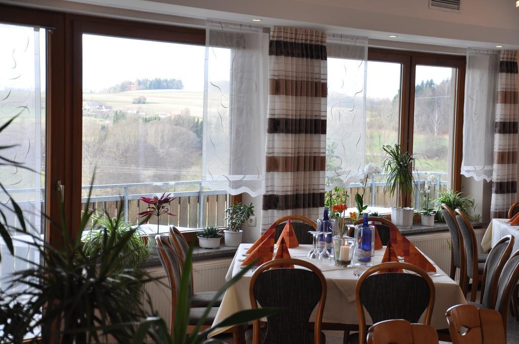 Rhoen-Hotel Sonnenhof - Restaurant & Cafe Попенхаузен Екстериор снимка