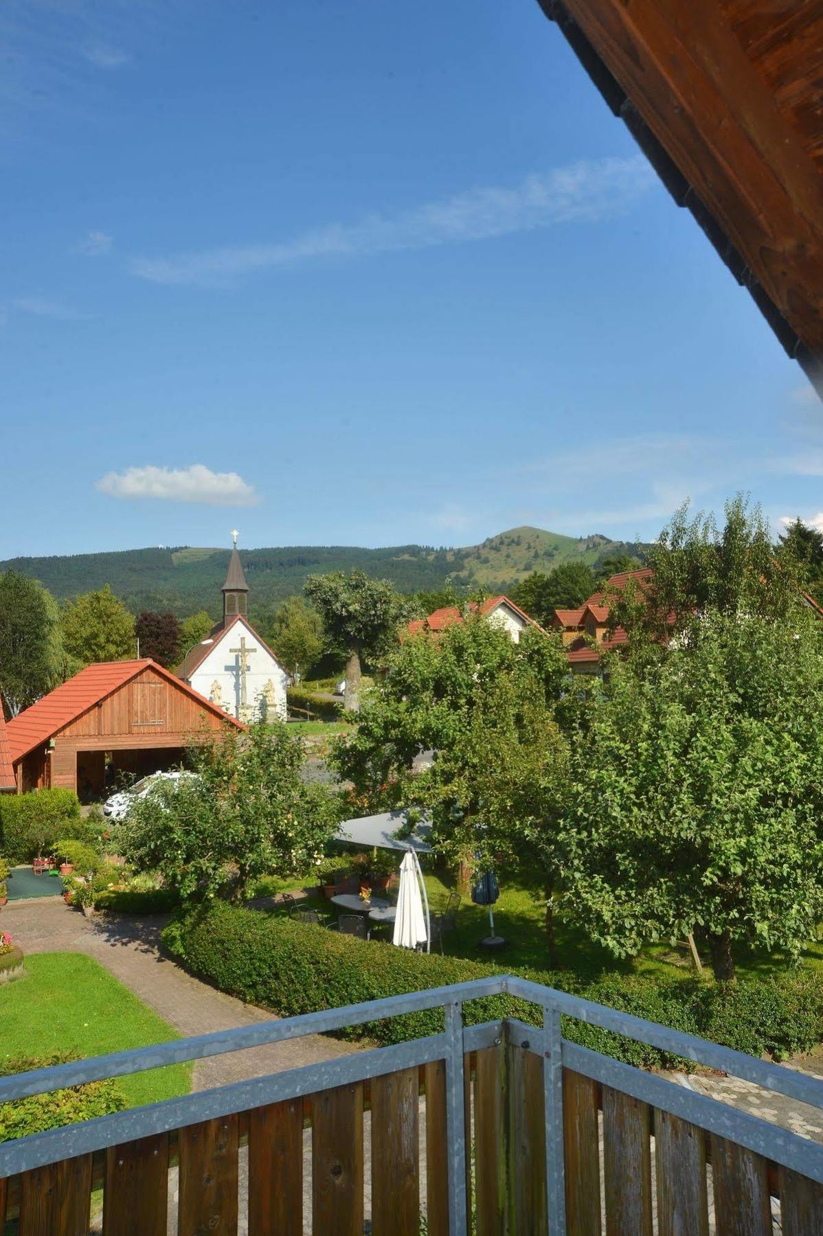Rhoen-Hotel Sonnenhof - Restaurant & Cafe Попенхаузен Екстериор снимка