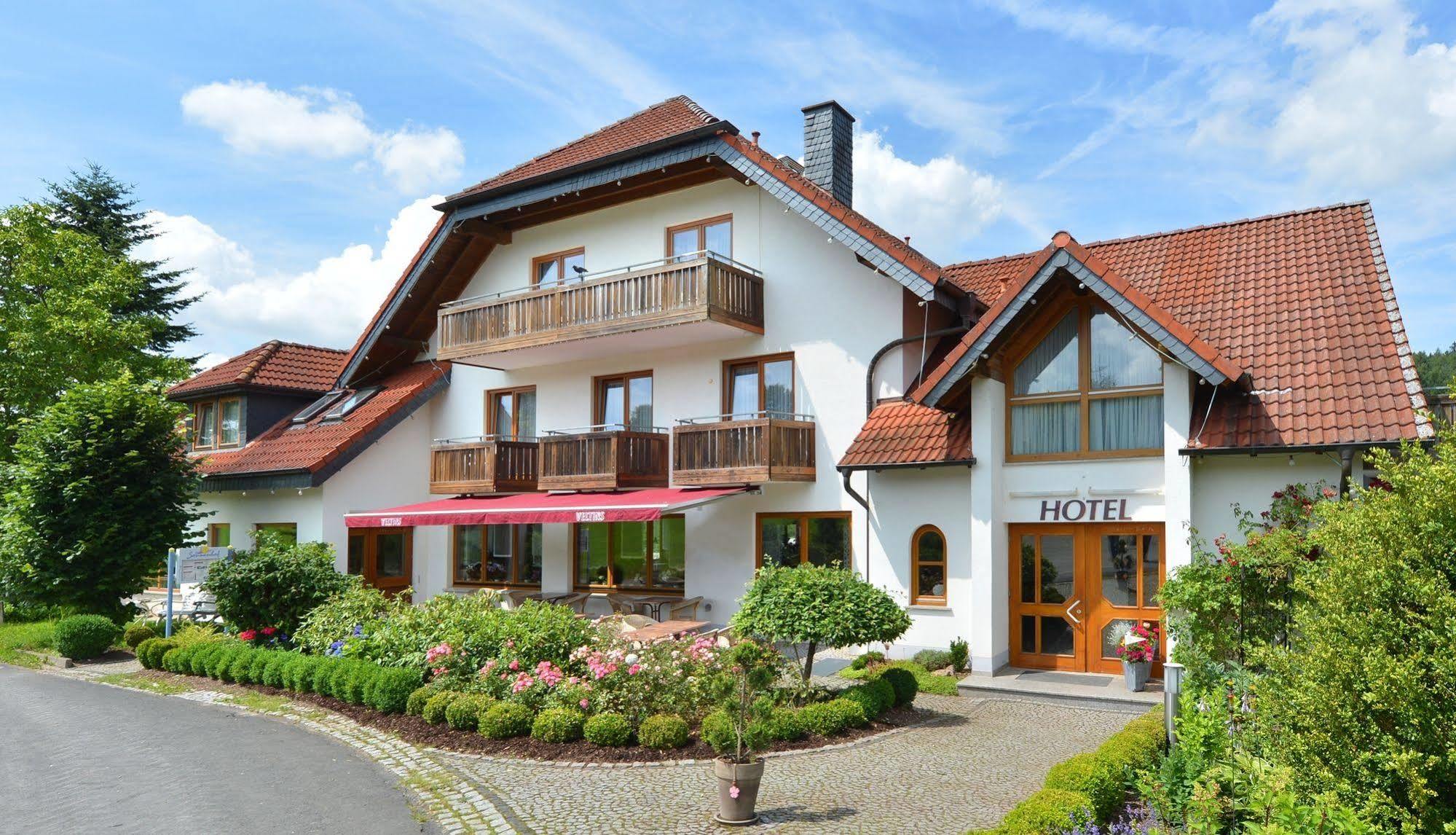 Rhoen-Hotel Sonnenhof - Restaurant & Cafe Попенхаузен Екстериор снимка