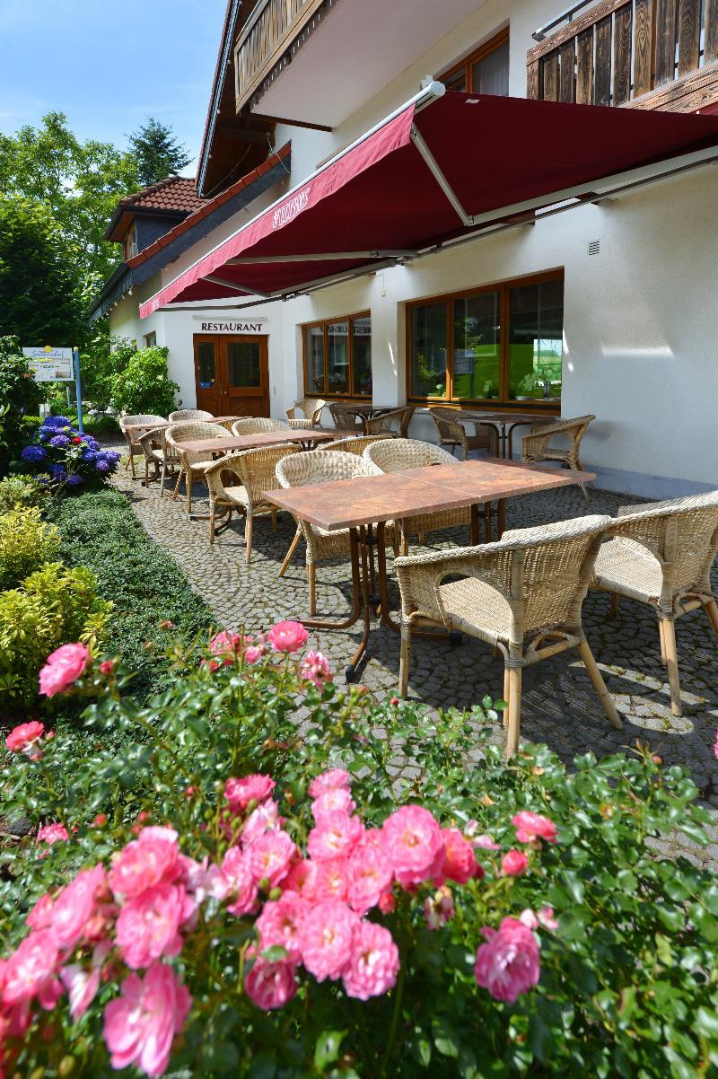 Rhoen-Hotel Sonnenhof - Restaurant & Cafe Попенхаузен Екстериор снимка